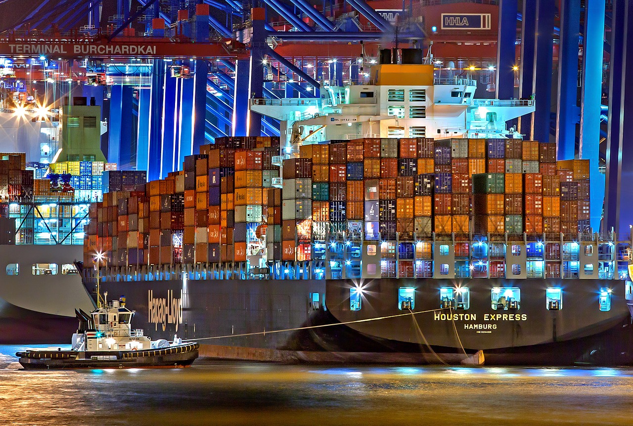 https://pixabay.com/photos/hamburg-port-of-hamburg-3021820/